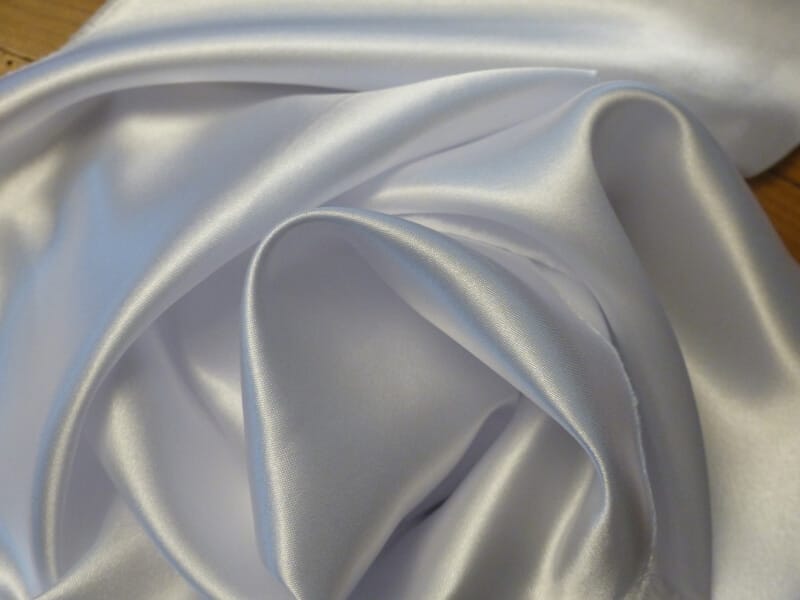 Satin polyester